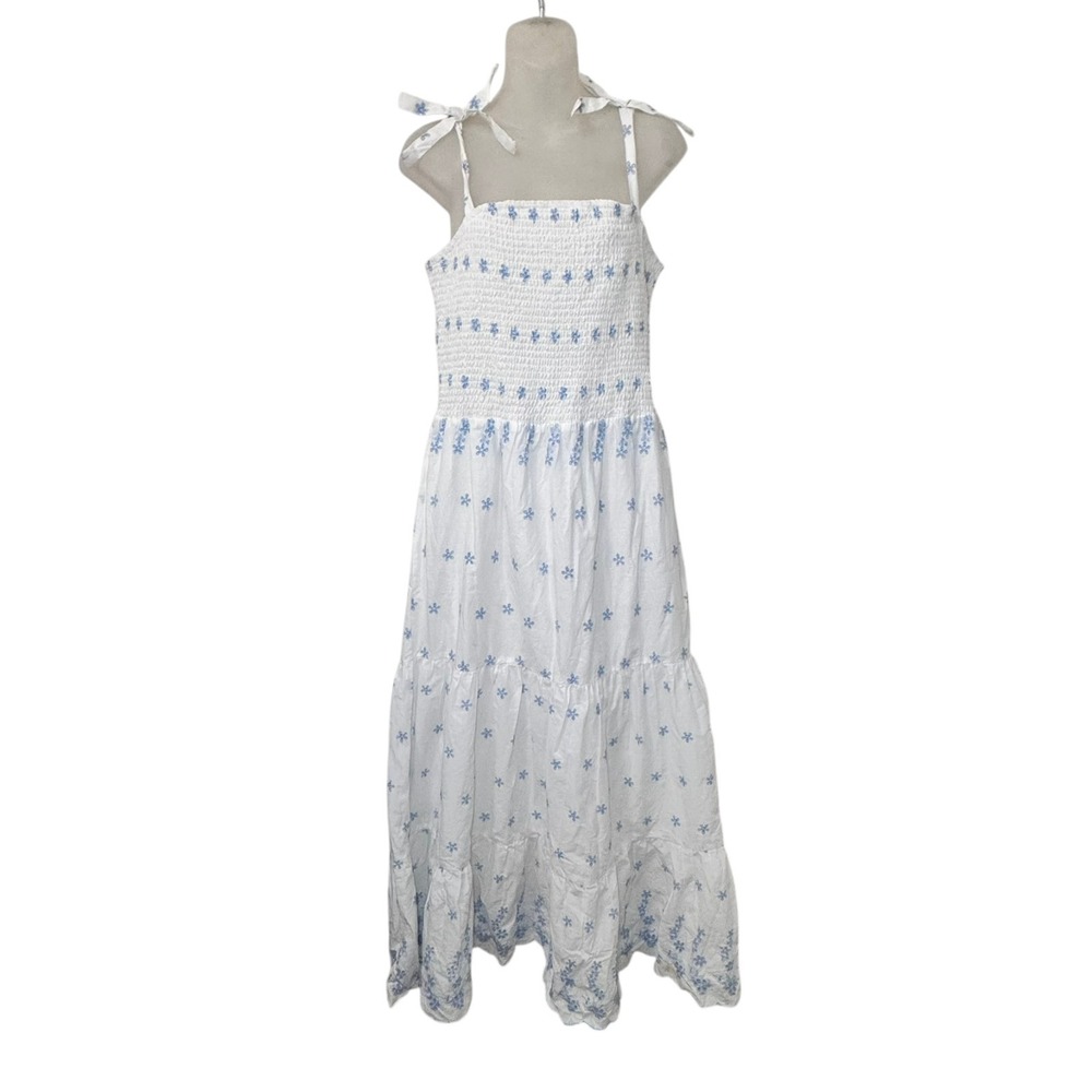 Walter Baker White and Blue Floral Smocked‎ Eyelet Sun Dress. NWT size L